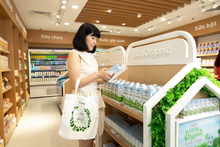 Vinamilk nhiều năm liền là thương hiệu sữa được chọn mua nhiều nhất Việt Nam nhờ chiến lược bám sát thị trường nội địa