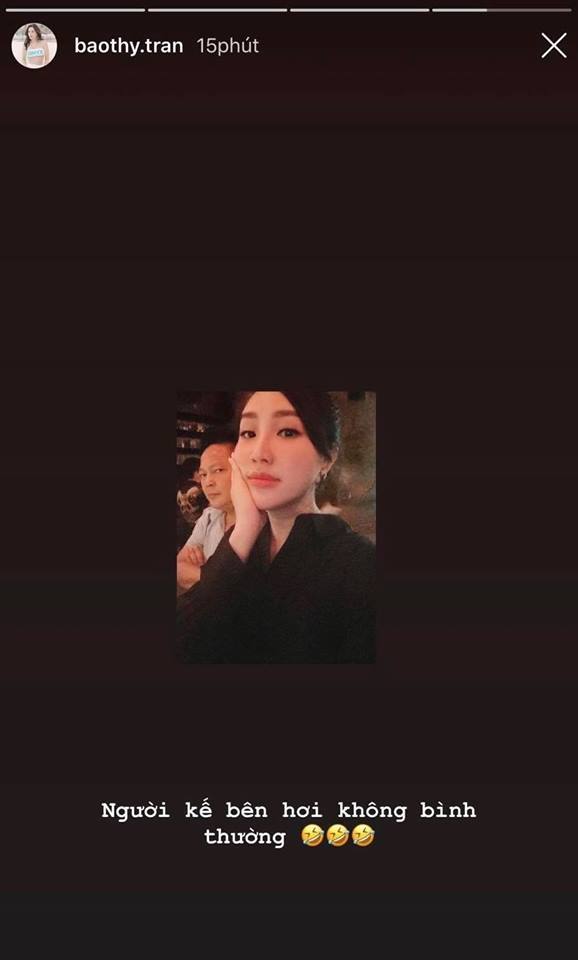 Sau đám cưới như mơ, Bảo Thy ngày càng tích cực khoe khoảnh khắc đẹp trong các chuyến du lịch và không ngại chia sẻ về những điều ngọt ngào mà ông xã dành cho mình. Tuy nhiên như lời hứa trước đó, cô tuyệt nhiên không đăng ảnh của anh lên mạng xã hội. Thế nhưng, mới đây Bảo Thy đã khiến người hâm mộ bất ngờ khi đăng bức ảnh hai vợ chồng đi ăn tối tại một nhà hàng lãng mạn. Chỉ qua một khoảnh khắc khắc nhỏ cũng đủ hiểu Bảo Thy đang tận hưởng cuộc sống hạnh phúc và đầy mãn nguyện bên chồng.