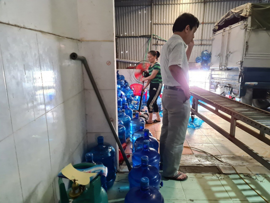 Xưởng sản xuất nước lọc tinh khiết nhãn hiệu Vimass (Công ty TNHH Phúc Hà). (Ảnh: Báo Giao thông)