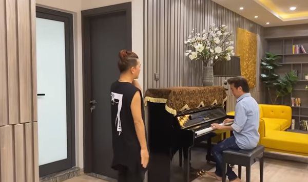 Đàm Vĩnh Hưng đặt cho mình một chiếc đàn piano sang trọng làm nơi thư giãn