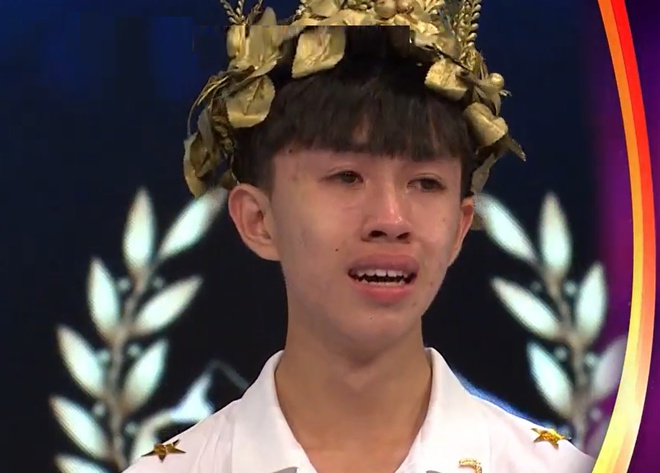 Tuấn Kiệt bật khóc khi mang cầu truyền hình Olympia về Quảng Trị