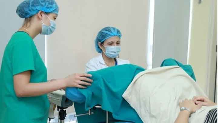 Ung thư cổ tử cung có nhiều dấu hiệu, ung thư cổ tử cung đang đứng thứ 3 trong nhóm bệnh ung thư gây tử vong cao nhất ở nữ giới (Ảnh minh họa)