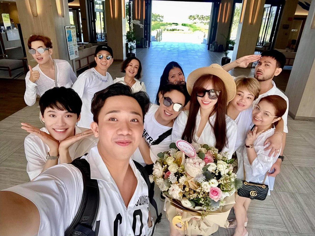 Sinh nhật bà xã năm nay, Trấn Thành quyết định “chơi lớn” khi dẫn vợ cùng hội bạn thân đi du lịch.