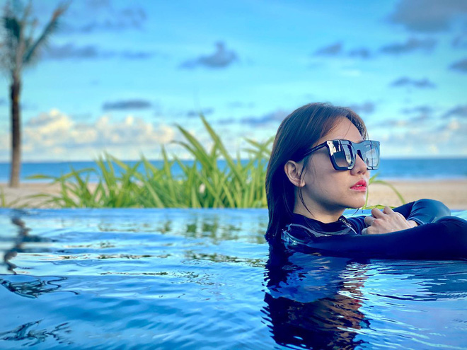 Hari Won cực xinh đẹp dưới góc máy của ông xã.