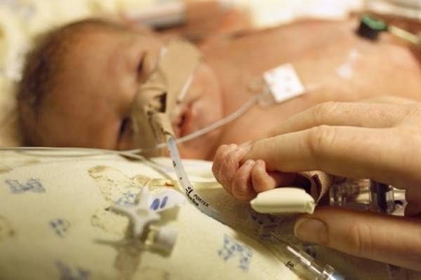 Khói thuốc lá có thể khiến thai nhi của bạn chịu nhiều tổn thương về sức khỏe