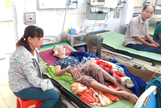 Cụ N. bị tai biến khoảng 2 năm nay (Ảnh: GĐ&XH)