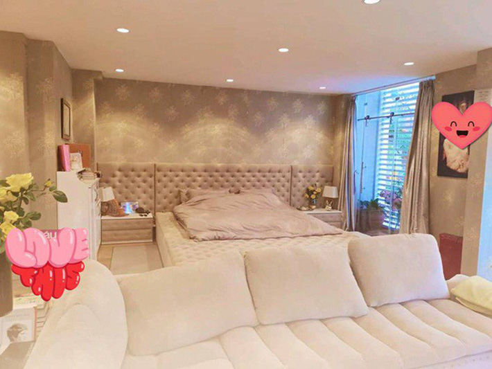 Phòng ngủ với gam màu nhẹ nhàng tinh tế