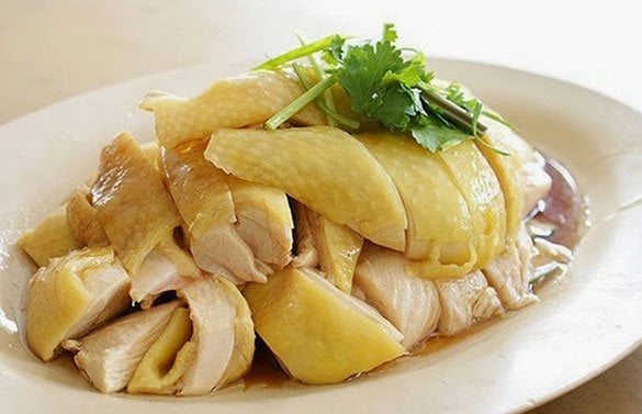 Thịt gà là một loại thực phẩm giúp tái tạo collagen, tốt cho việc làm chậm quá trình lão hóa của cơ thể.