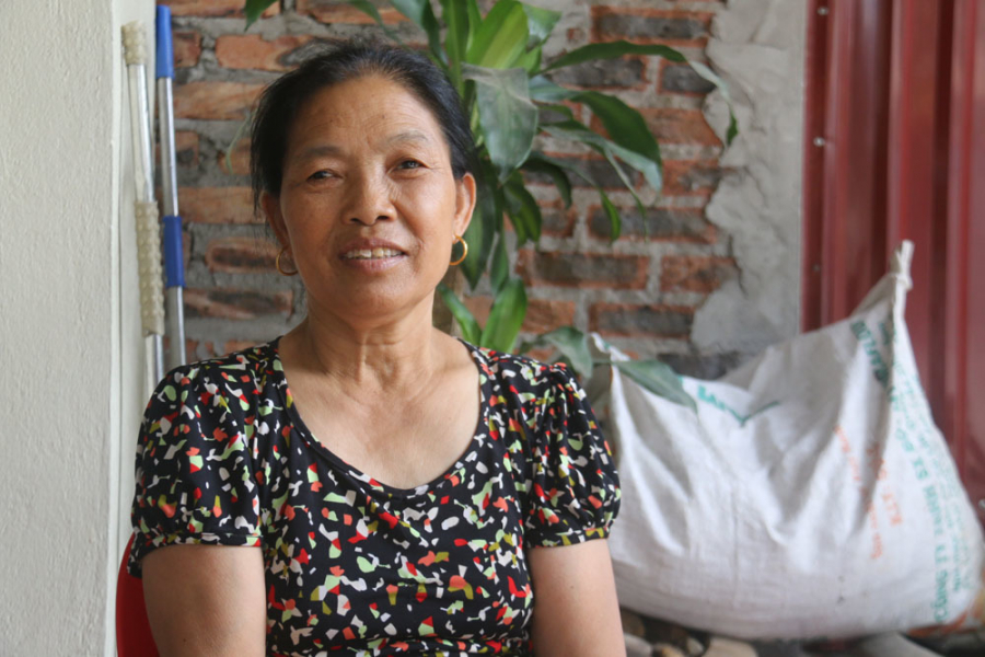 Bà Ngô Thị Giá kể về điều đặc biệt của hai làng (Ảnh: Vietnamnet)
