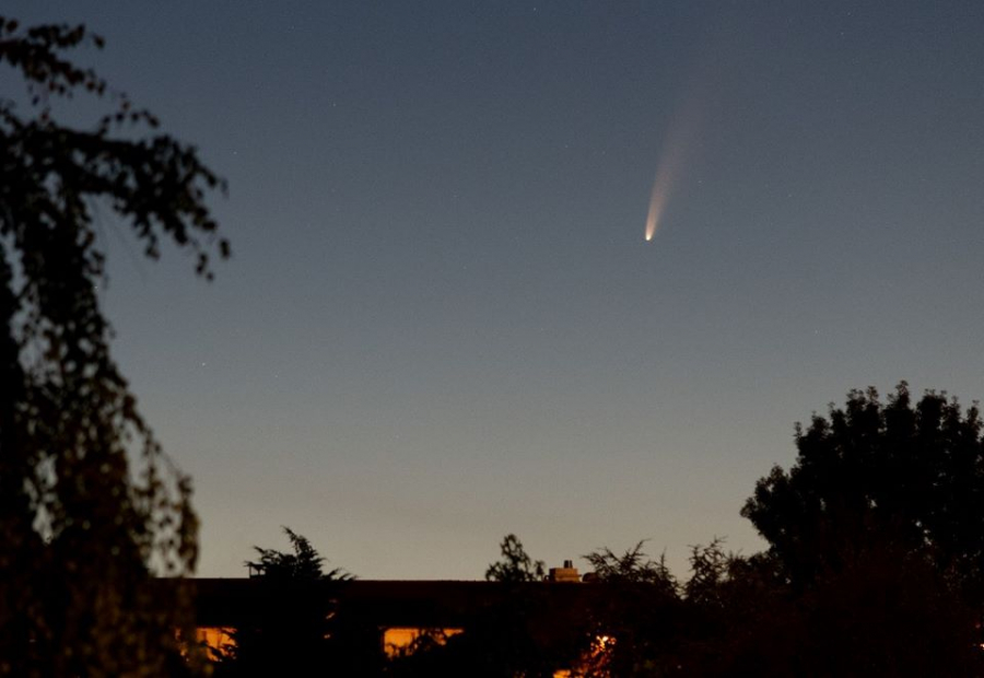 Sao chổi Neowise được phát hiện vào tháng 3 năm 2020. Ảnh chụp vào ngày 8/7 tại Riaille (Loire-Atlantique, Pháp) Ảnh: Estelle Ruiz/Hans Lucas/ VTV 24