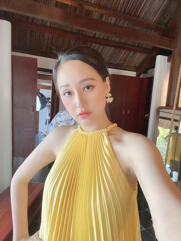 Váy Nữ Cổ Yếm Xếp Ly In Loang Hồng Dáng Mixy Suông Dài Nữ Tính Choàng Cổ  BYDI Fashion Chất vải Lụa Cao Cấp ARVO DRESS - MixASale