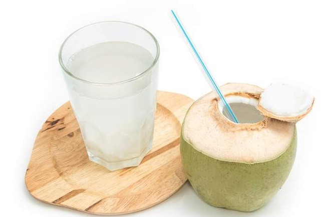 Nước dừa uống lúc nào sẽ tốt cho mẹ bầu