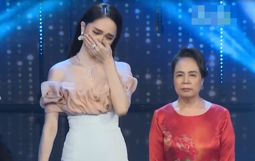 huong-giang-nguoi-ay-la-ai-07