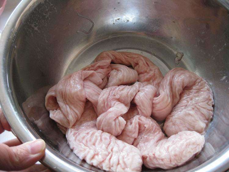 Lòng già chứa nhiều vi khuẩn dễ gây ngộ độc cho bạn