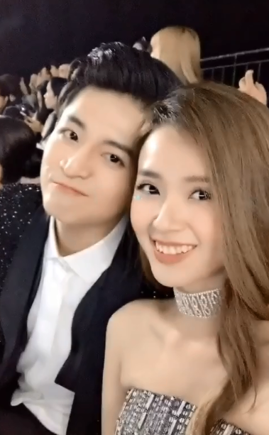 Mới đây, trên trang cá nhân, Midu lại tiếp tục thả thính nam diễn viên Harry với lời bài hát cực trend hiện nay: