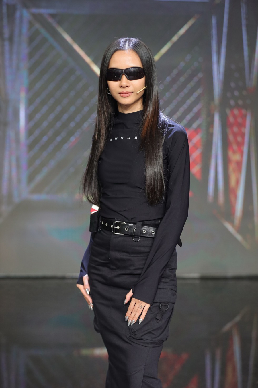 tran-thanh-doc-suc-vi-rap-viet-lam-viec-20-tieng-lien-ngu-tai-cho-8e5f4dd6
