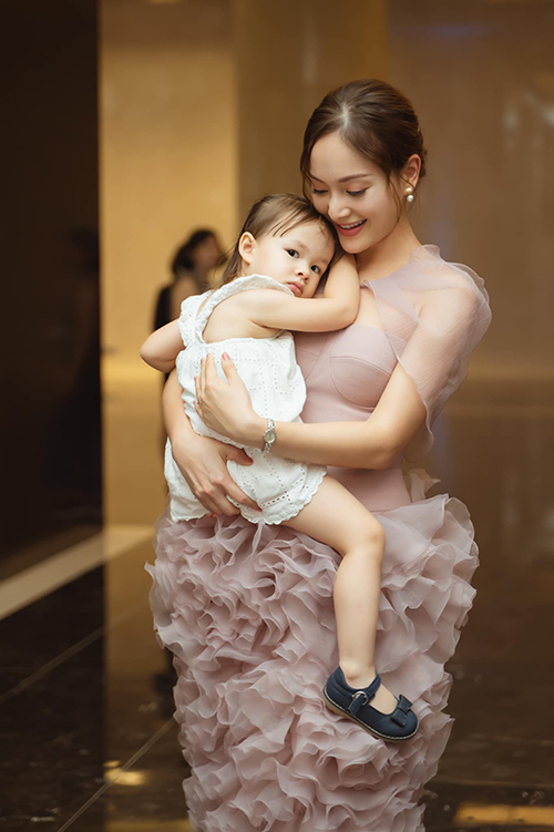 lan-phuong-hai-ngay-bay-ra-tham-con-mot-lan-864-5151436