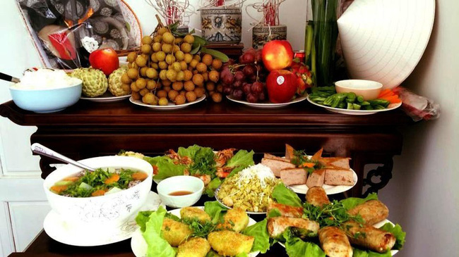 Cúng rằm tháng 7: Mâm cỗ cúng phật, cúng thần linh, cúng gia tiên hay cúng cô hồn chuẩn bị sắm lễ sẽ khác nhau.