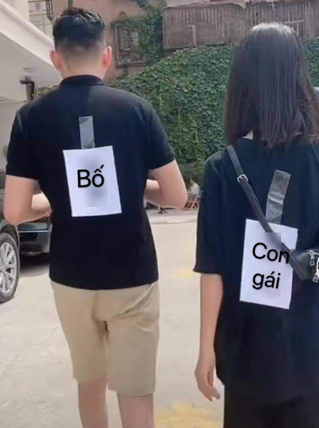 Họ còn phải dán cả bảng tên như thế này để tránh hiểu nhầm