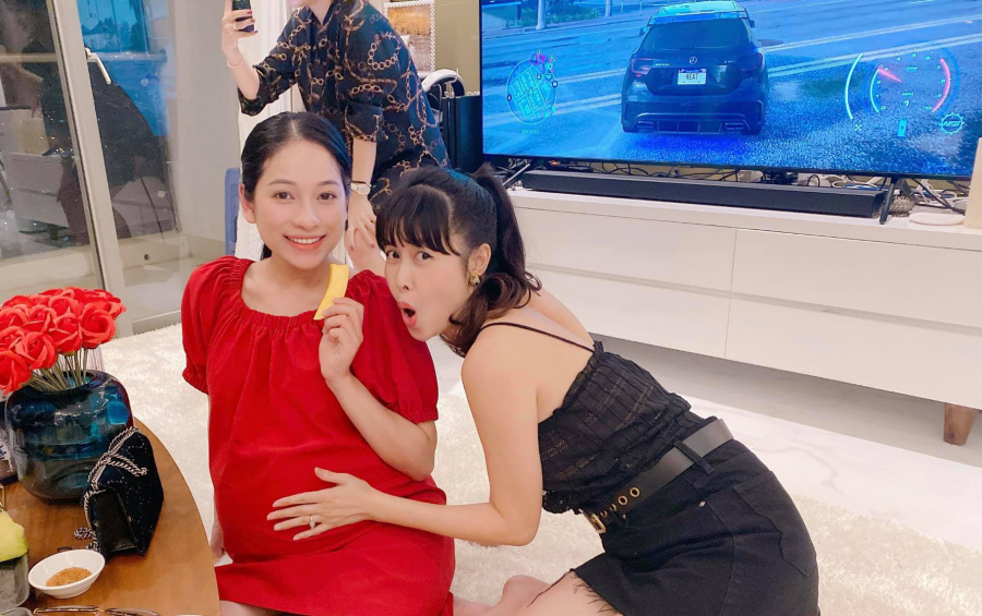 Sara Lưu mang thai đôi những tháng cuối thai kỳ