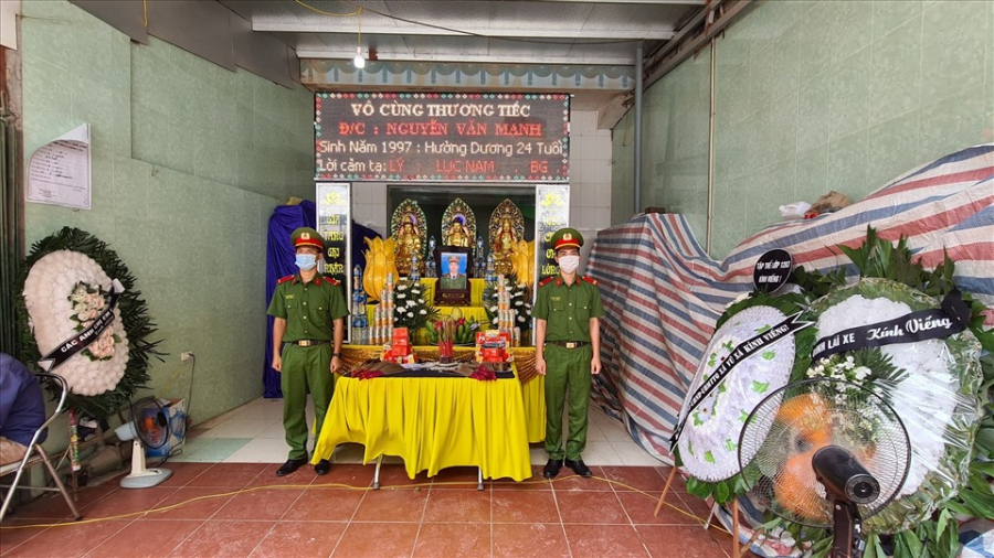 Lễ truy điệu Thượng sĩ Nguyễn Văn Mạnh được tổ chức vào hồi 14h ngày 15/9 tại gia đình ở xã Cẩm Lý, huyện Lục Nam, tỉnh Bắc Giang