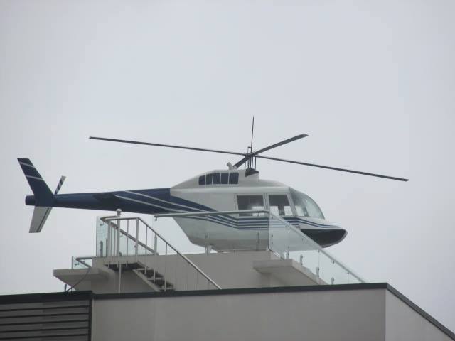 Cận cảnh máy bay trực thăng đậu trên nóc nhà ở Hải Dương gây xôn xao