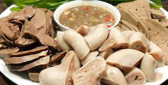 Lòng lợn ngon nhưng không nên ăn nhiều