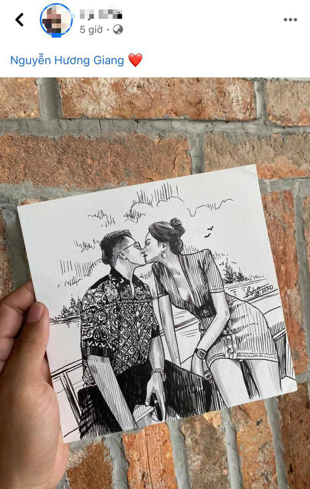 Mới đây Hương Giang - Matt Liu có động thái tâm đầu ý hợp. Cụ thể một hoạ sĩ đã phác hoạ lại khoảnh khắc hôn nhau của cặp đôi bằng bút chì và đăng tải lên trang cá nhân. Người này đã tag thằng tên nữ ca sĩ vào. Ngay sau đó, Matt Liu và Hương Giang liền bày tỏ sự thích thú bằng cách đồng loạt