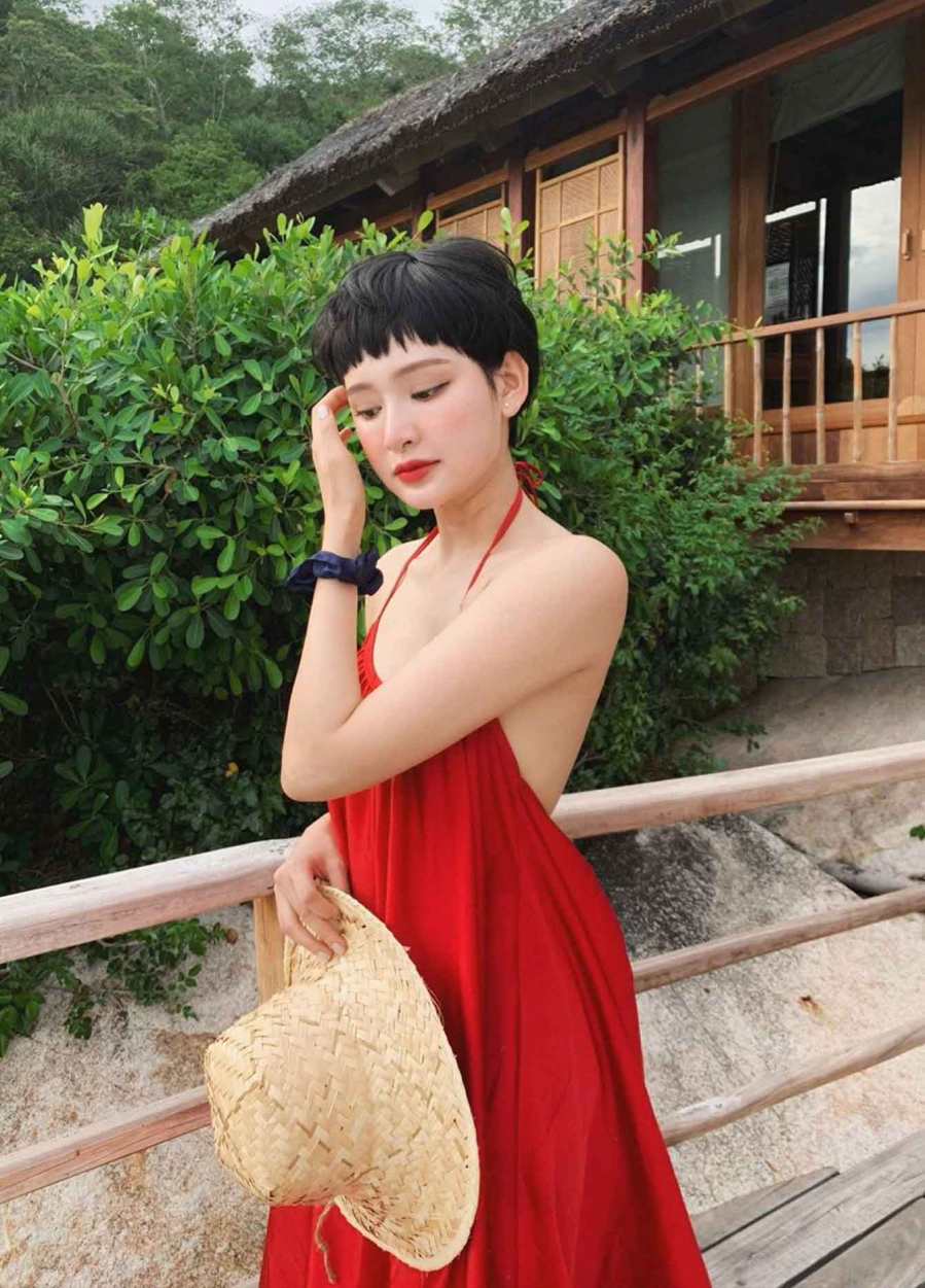 Học các chọn váy thanh lịch hoá thành quý cô tao nhã như mỹ nhân Việt -  SaoExpress