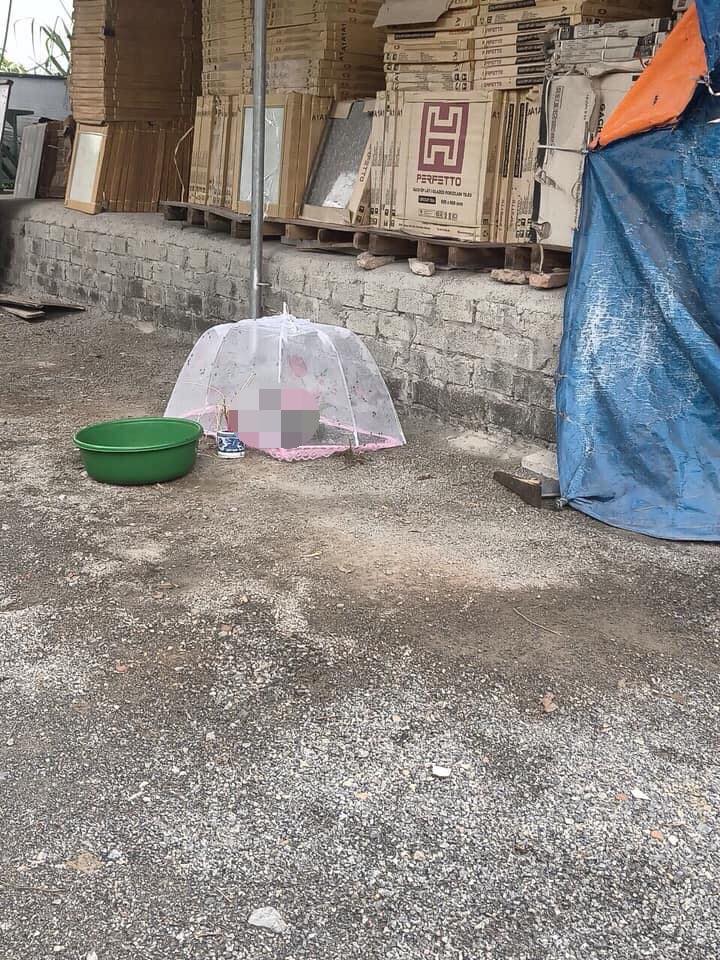 Phía gia đình phát hiện thi thể cháu bé được nhận hỗ trợ xây mộ cho cháu.