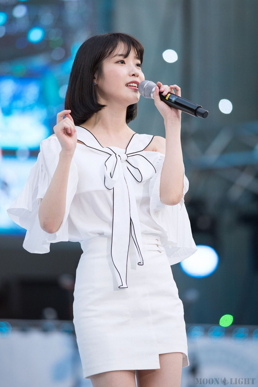 iu23