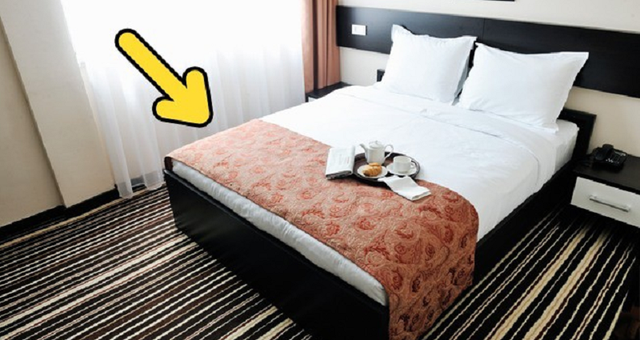 Liệu bạn có để ý, các khách sạn hay nhà nghỉ đều có trải một tấm khăn ở phía cuối hoặc giữa giường? Tác dụng của nó là gì vậy?