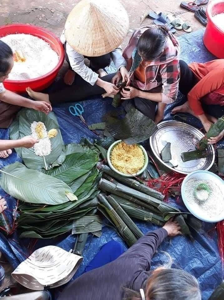 Ấm lòng tình 'đồng bào' trong cơn lũ ở miền Trung