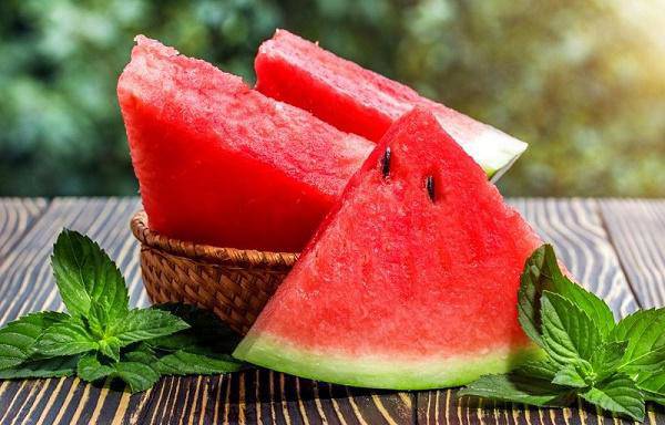 Không nên ăn quá nhiều dưa hấu