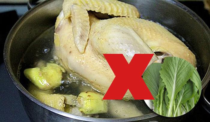 Thịt gà kỵ với rau cải
