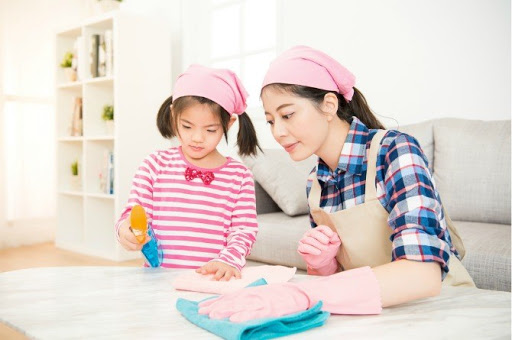 Dạy bé làm việc nhà