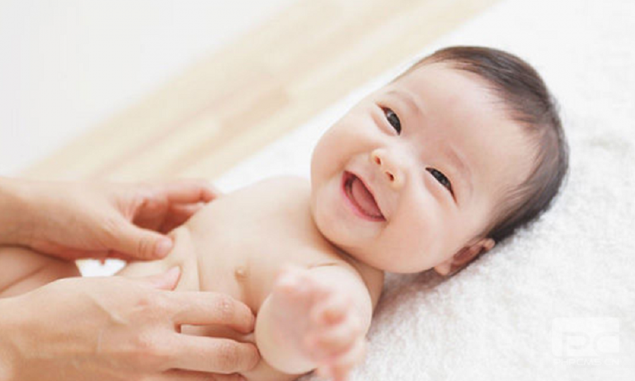 Không nên rung lắc trẻ