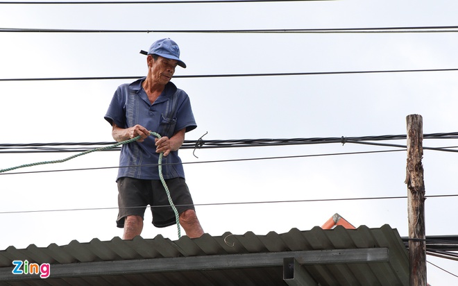 Tại Bình Định, 1 ngôi nhà bị đổ sập và 2 ngôi nhà bị tốc mái; có 4 người bị thương (Ảnh: Zing)