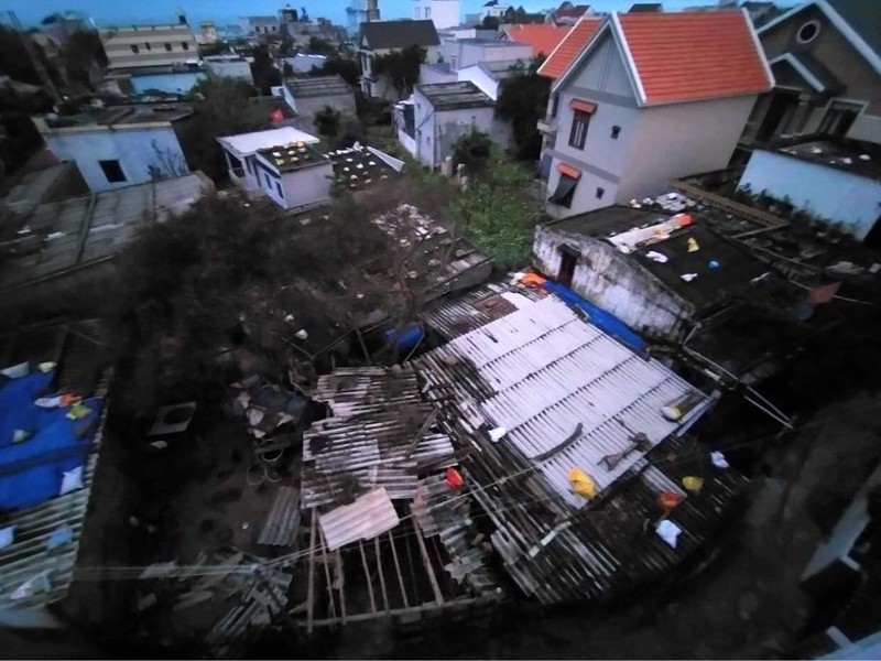 Nhiều nhà dân tại huyện đảo Lý Sơn bị tốc mái