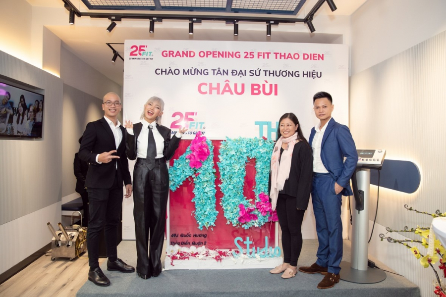 Châu Bùi cùng co-founder 25 FIT tại sự kiện khai trương chi nhánh thứ 10.