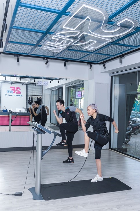 Châu Bùi tham gia tập luyện đều đặn để giữ gìn vóc dáng.