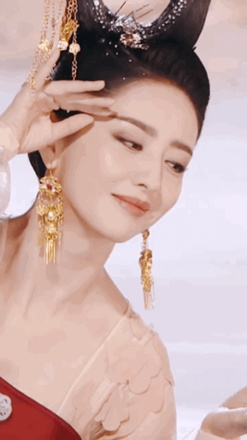 my-nhan-co-trang 12