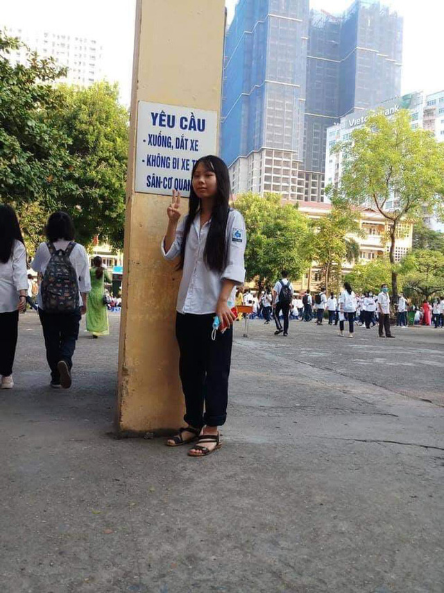 Nữ sinh Phạm Xuân Uyên (SN 2003, học sinh trường THPT Nhân Chính, quận Thanh Xuân)