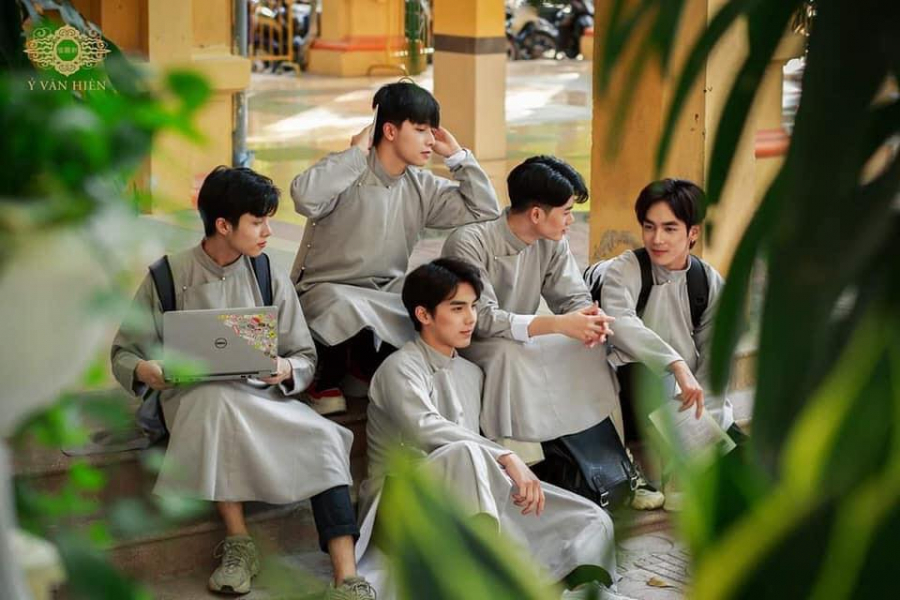 nam_sinh_mac_ao_dai6
