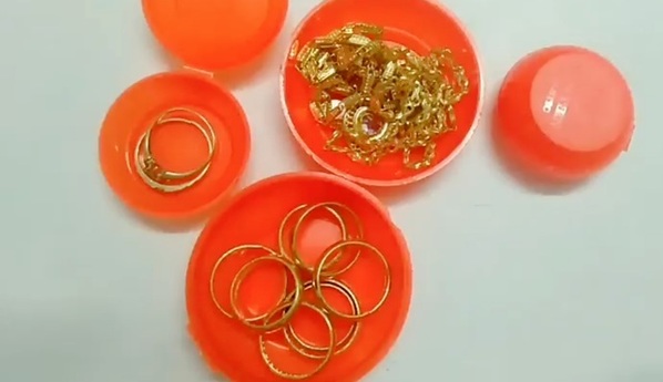 Số vàng chị K. nhặt được
