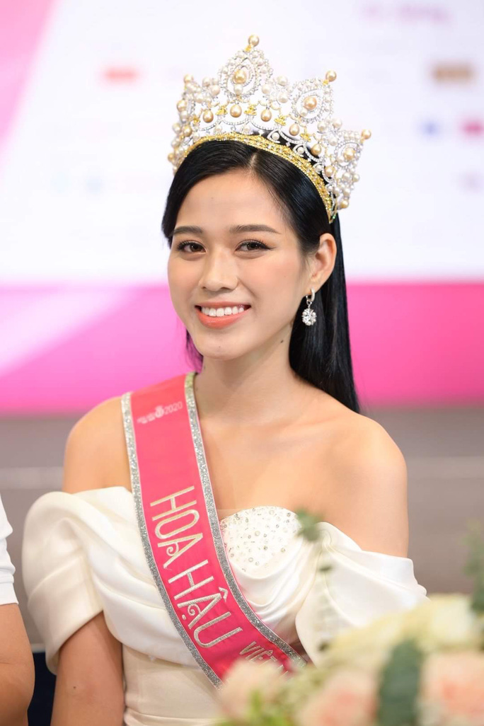 hoa-hau-viet-nam-2020-nld-2-16059340969371107609746 (1)