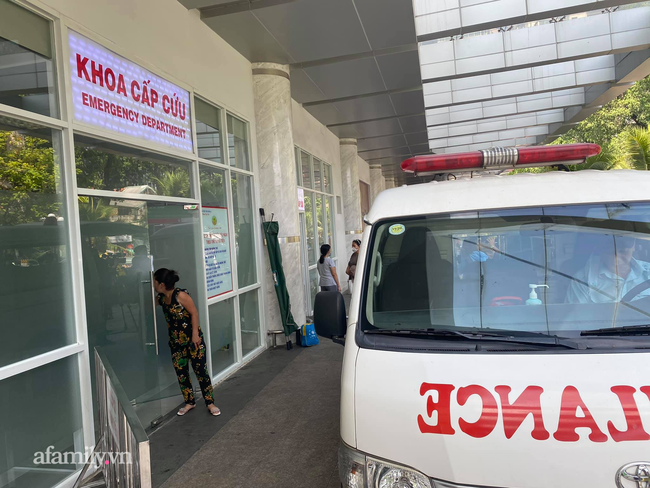 Bé đang được theo dõi tại Bệnh viện Nhi đồng 2 (Ảnh: Pháp luật và bạn đọc)