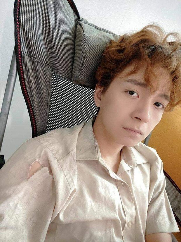 mới đây, Ngô Kiến Huy lần đầu chia sẻ về việc này. Anh cho biết bản thân khá bức xúc trước những thông tin sai lệch như vậy. Anh nói: