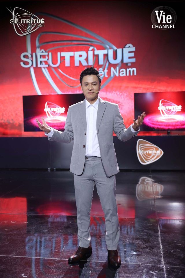 Dương Anh Vũ là giám khảo trong chương trình Siêu trí tuệ Việt Nam