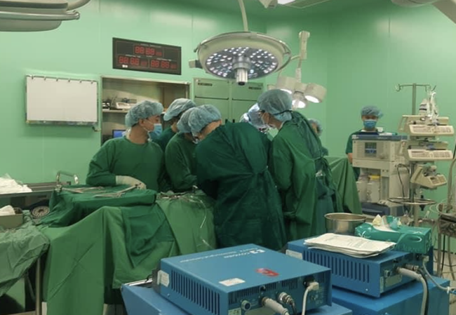Các ca ghép phẫu thuật từ hành động hiến tạng được thực hiện sau khi anh Q. trút hơi thở cuối cùng vào đêm 2/12. (Ảnh: Vnexpress)